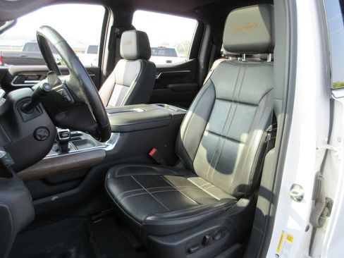 Used 2022 Chevrolet Silverado 1500 High Country w/ High Country Premium Package AWD/4WD image 24