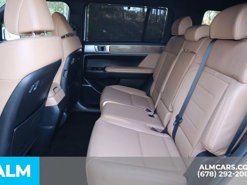 Used 2025 Hyundai Santa Fe Limited image 19