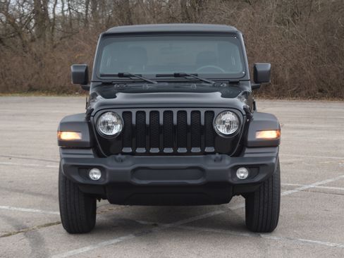 Used 2023 Jeep Wrangler Sport S image 34
