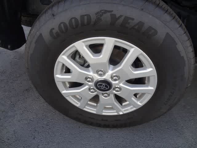 Used 2025 Toyota Tacoma SR5 AWD/4WD image 11
