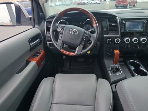 Used 2019 Toyota Sequoia Platinum AWD/4WD image 9