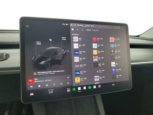 Used 2024 Tesla Model Y 2WD image 25