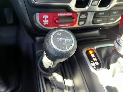 Used 2024 Jeep Wrangler Unlimited Rubicon 4xe w/ Technology Group image 40