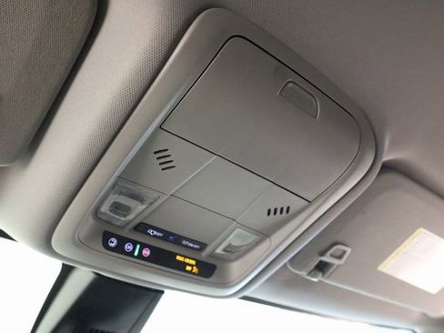 Used 2023 Chevrolet Blazer LT image 27