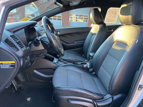 Used 2016 Kia Forte SX image 13