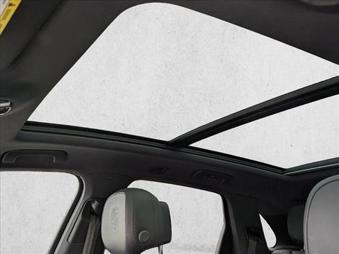 Used 2020 Porsche Cayenne S image 16