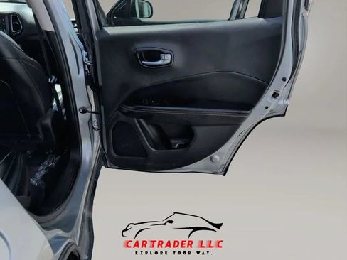 Used 2021 Jeep Compass Latitude FWD image 20