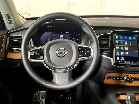 Used 2024 Volvo XC90 B6 Plus image 5