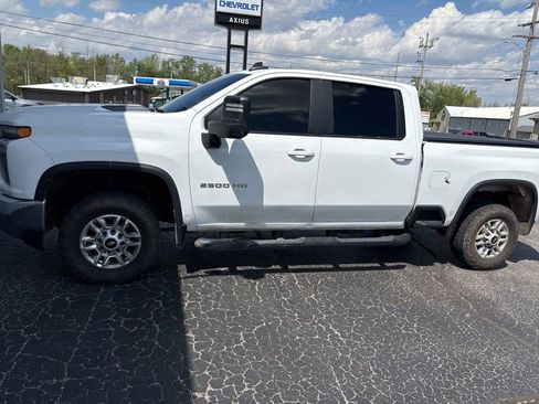 Used 2020 Chevrolet Silverado 2500 LT AWD/4WD image 4