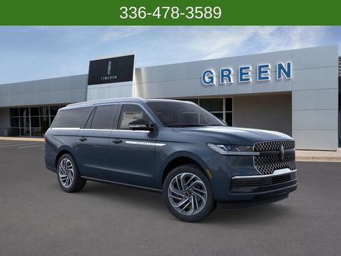New 2026 Lincoln Navigator L Reserve AWD/4WD image 7
