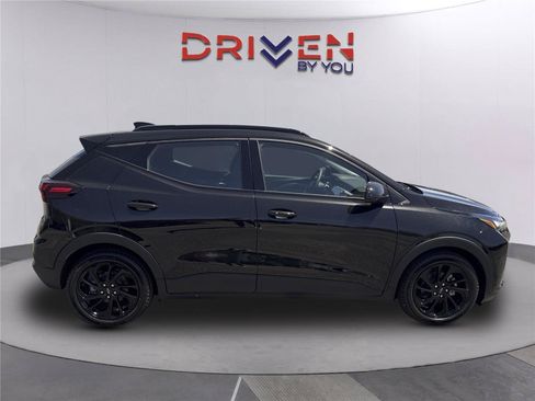 New 2027 Chevrolet Bolt RS w/ Technology Package FWD image 3