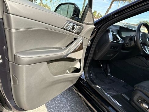 Certified 2025 BMW X6 xDrive40i image 18