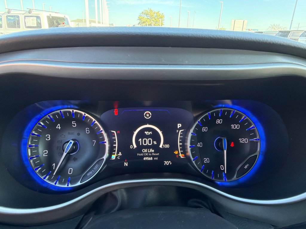 Used 2025 Chrysler Pacifica Select FWD image 28