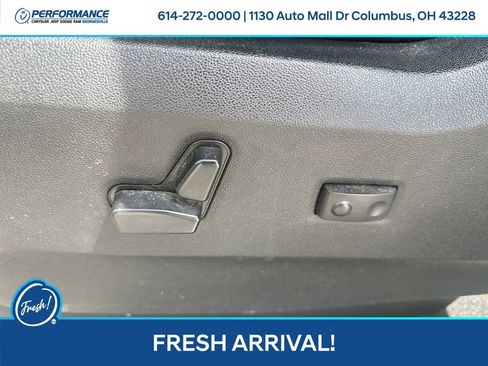 Used 2012 Chrysler Town & Country Touring w/ Entertainment Group #1 FWD image 13