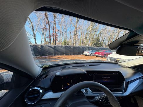 Used 2025 Chevrolet Trax LT image 30