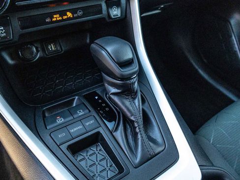 Used 2024 Toyota RAV4 XLE image 22