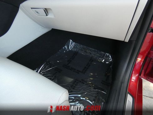 Used 2022 Genesis G70 2.0T RWD image 31