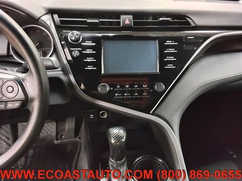 Used 2018 Toyota Camry LE image 12