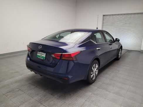 Used 2024 Nissan Altima 2.5 S FWD image 9