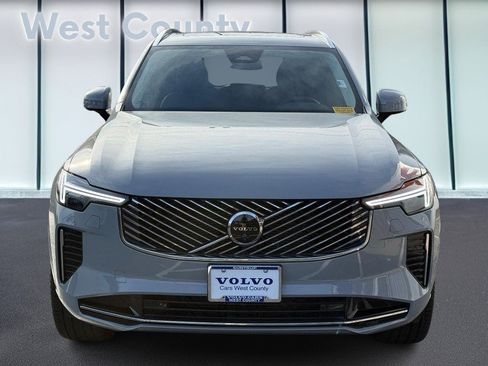 Used 2025 Volvo XC90 B6 Plus image 10