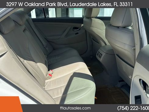 Used 2009 Toyota Camry Hybrid image 40