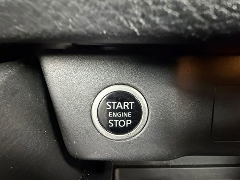 Used 2021 Nissan Rogue S AWD/4WD image 24