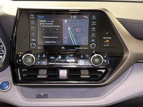 Used 2021 Toyota Highlander Limited image 18