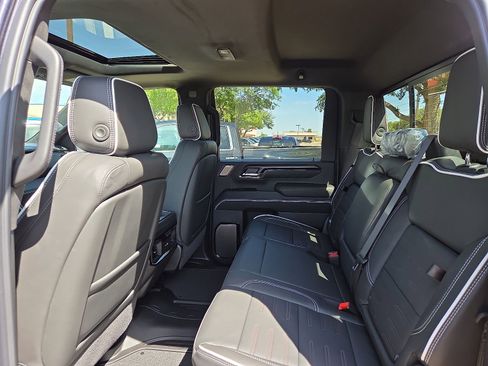 New 2026 GMC Sierra 2500 AT4X w/ LPO, Black Badging Package AWD/4WD image 10