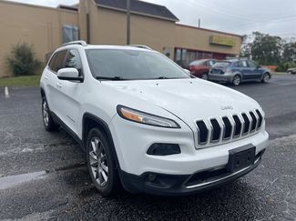 Used 2017 Jeep Cherokee Limited image 1