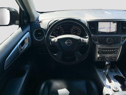 Used 2020 Nissan Pathfinder SL image 22