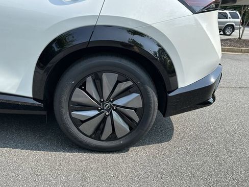 New 2025 Nissan Ariya AWD image 15