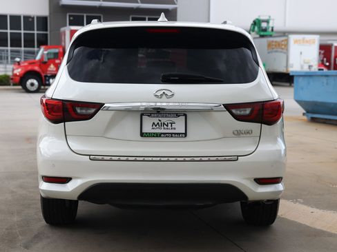 Used 2019 INFINITI QX60 Luxe w/ Essential Package FWD image 11