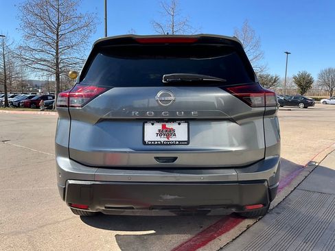 Used 2025 Nissan Rogue SV image 7