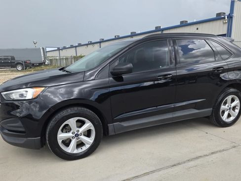 Used 2020 Ford Edge SE FWD image 1