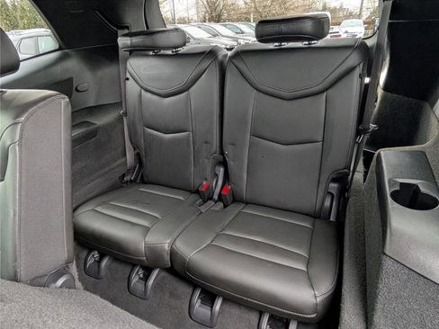 Used 2022 Cadillac XT6 Premium Luxury image 16