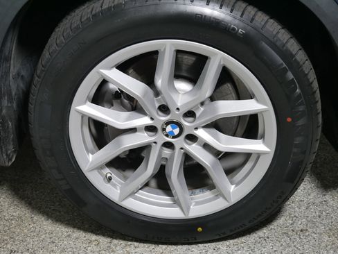 Used 2022 BMW X5 xDrive40i w/ Premium Package image 15