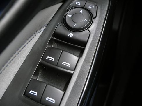 Used 2025 Chevrolet Trax LT FWD image 13