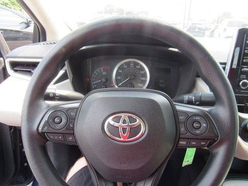 Used 2021 Toyota Corolla LE FWD image 26