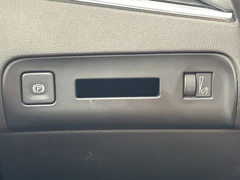 Used 2022 Buick Enclave Premium image 23