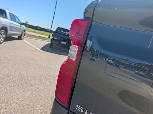 Used 2021 Chevrolet Silverado 1500 LT Trail Boss w/ Bed Protection Package AWD/4WD image 17