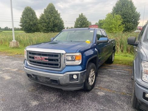 Used 2015 GMC Sierra 1500 SLE w/ SLE Value Package AWD/4WD image 3