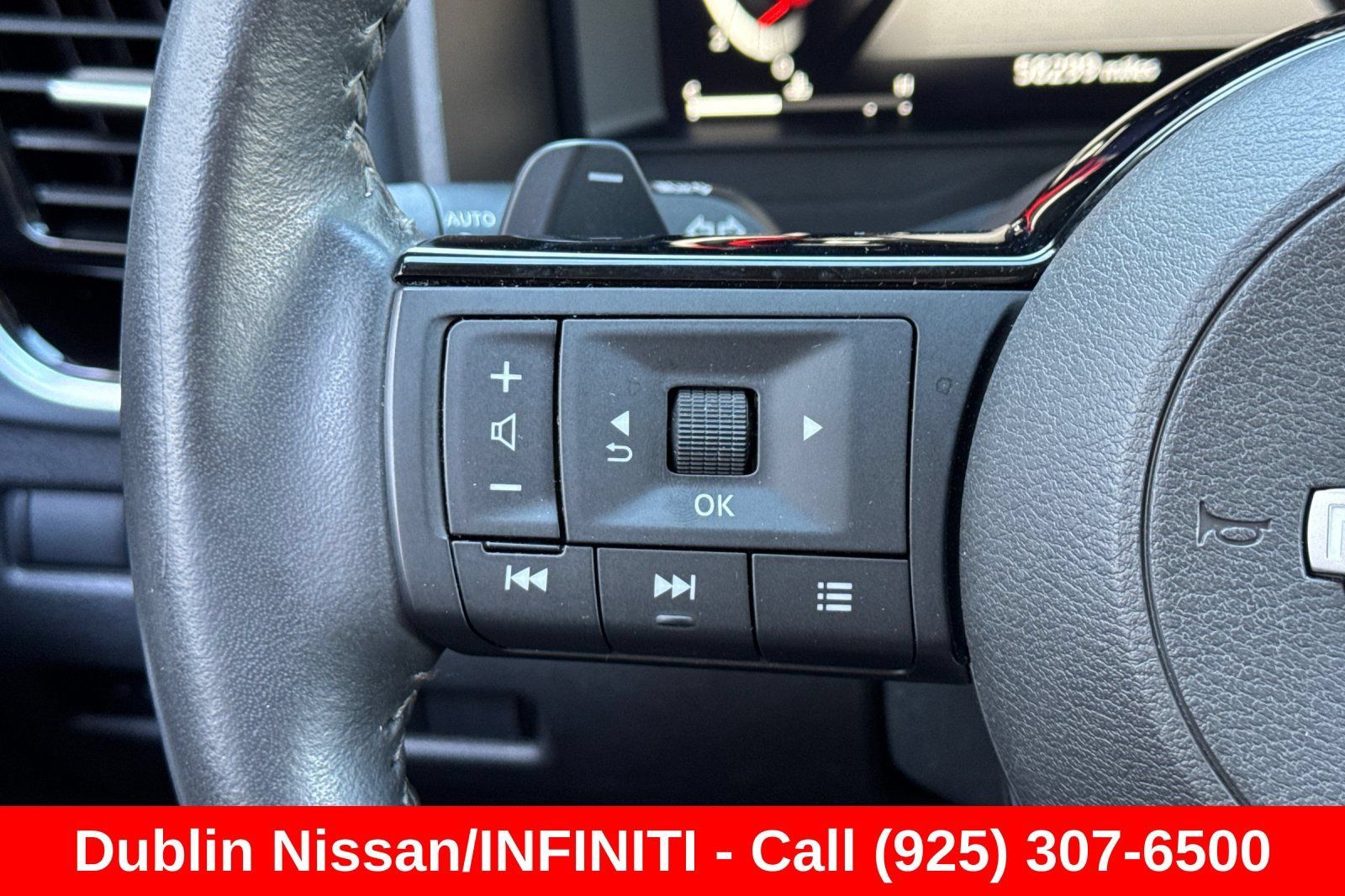 Used 2024 Nissan Rogue SL AWD/4WD image 37
