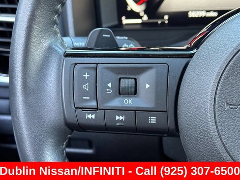 Used 2024 Nissan Rogue SL AWD/4WD image 37