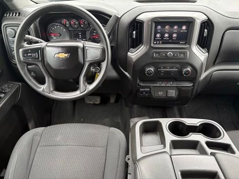 Used 2020 Chevrolet Silverado 1500 Custom w/ Custom Convenience Package AWD/4WD image 3