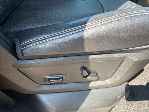 Used 2018 RAM 1500 Laramie AWD/4WD image 39