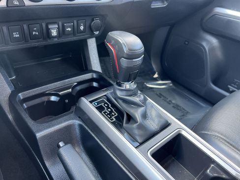 Used 2023 Toyota Tacoma Limited w/ Nightshade Package AWD/4WD image 22