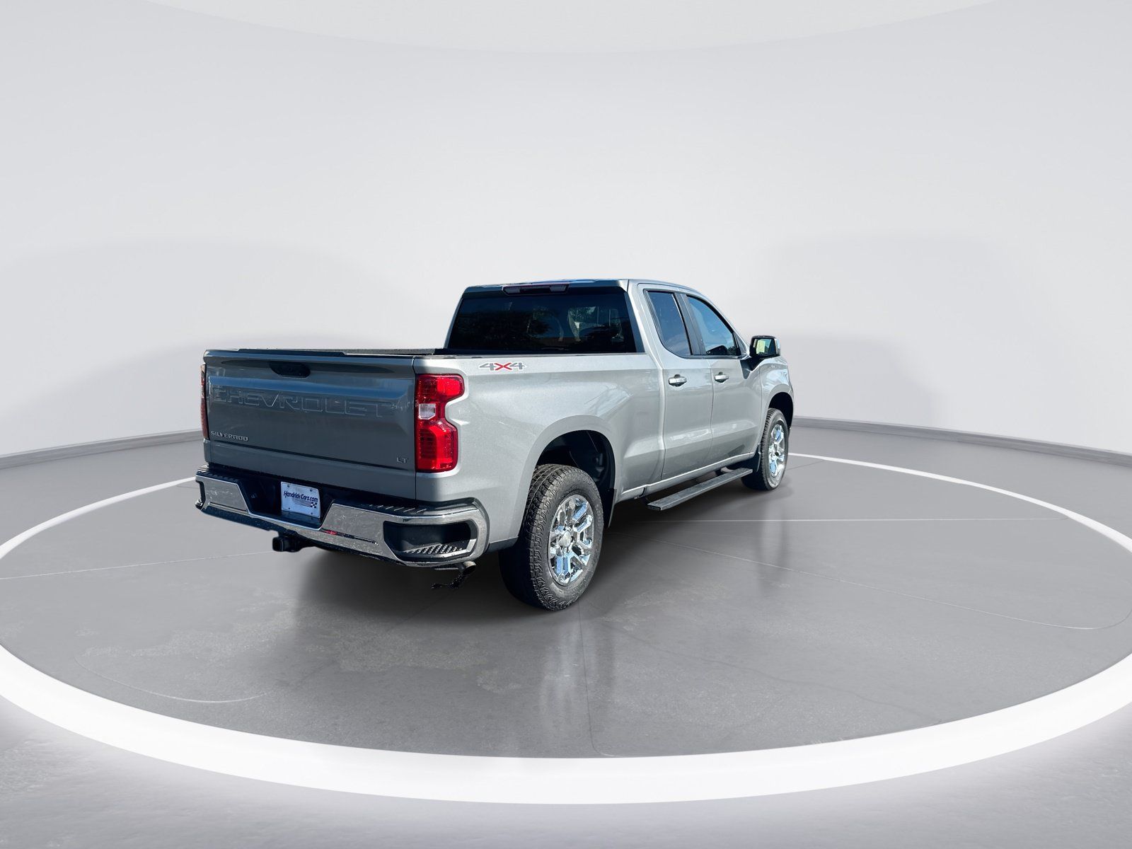 Used 2023 Chevrolet Silverado 1500 LT AWD/4WD image 9