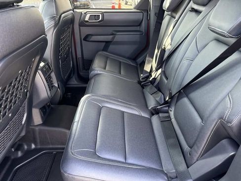 New 2025 Ford Bronco Badlands image 18