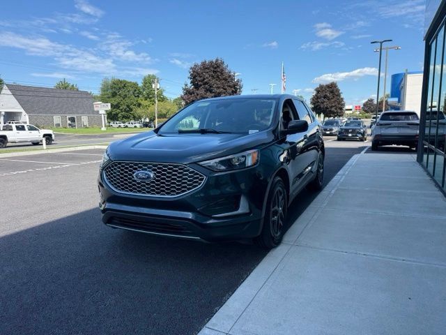 Used 2024 Ford Edge SEL AWD/4WD image 6