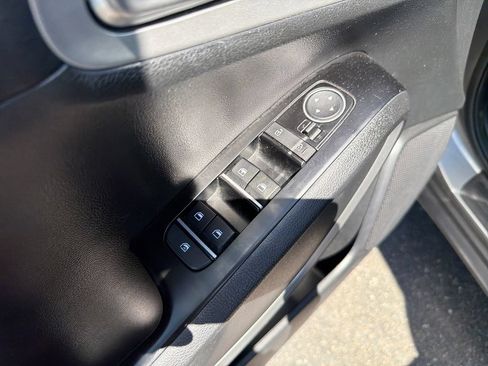 Used 2024 Kia Soul LX w/ Option Group 015 FWD image 12